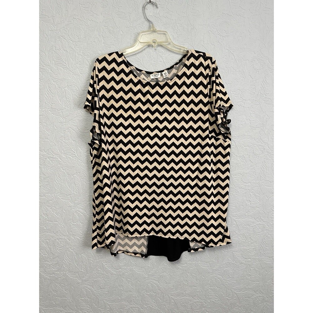 Cato Woman Size 18/20W Chevron Top D27